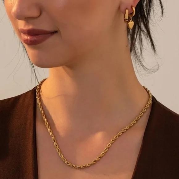 NEW TWISTED 18K GOLD CHAIN NECKLACE - Picture 1 of 5
